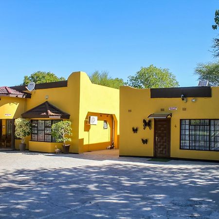 Thamalakane Guest House Маун Екстер'єр фото