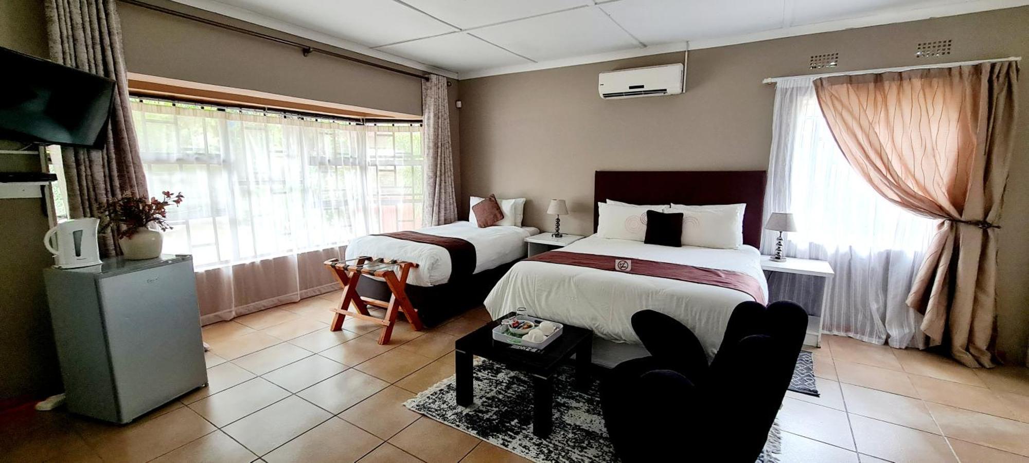 Thamalakane Guest House Маун Екстер'єр фото