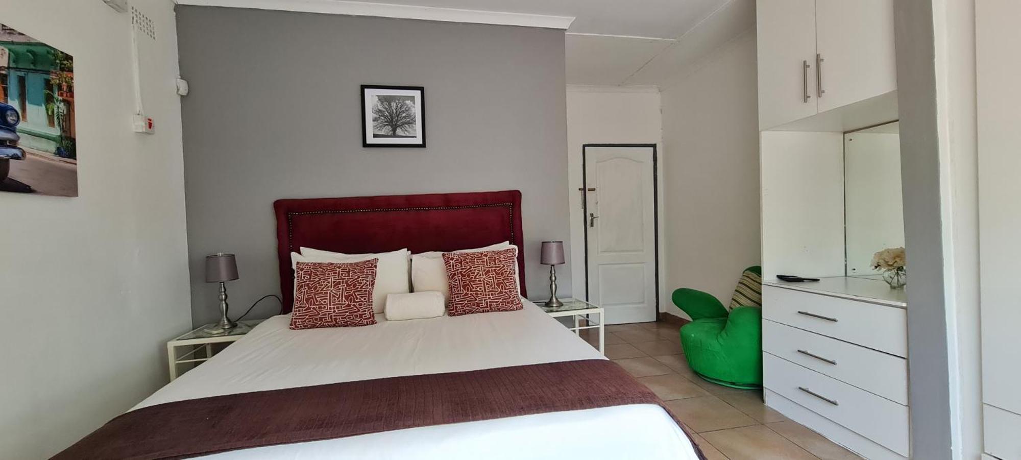 Thamalakane Guest House Маун Екстер'єр фото