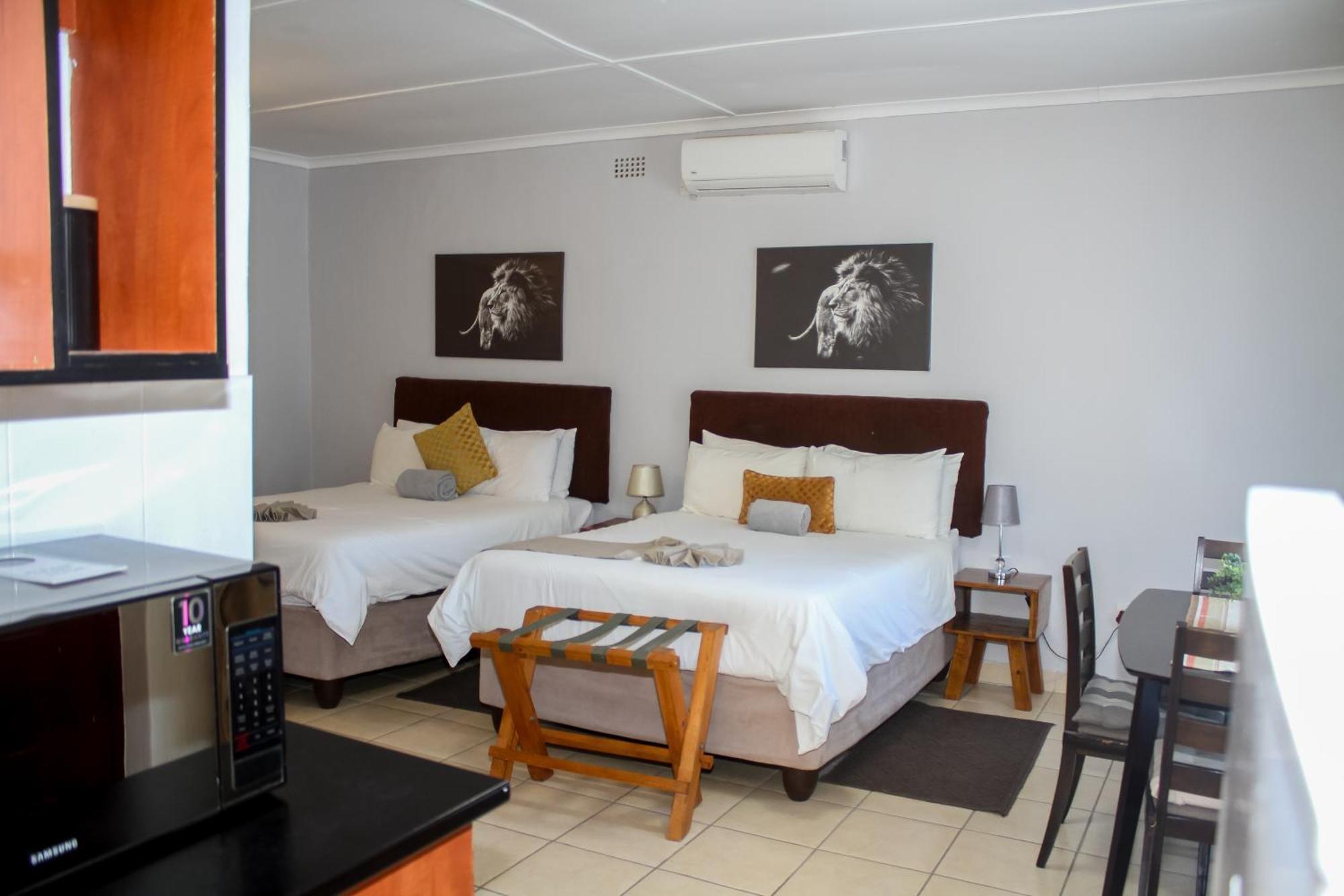 Thamalakane Guest House Маун Номер фото