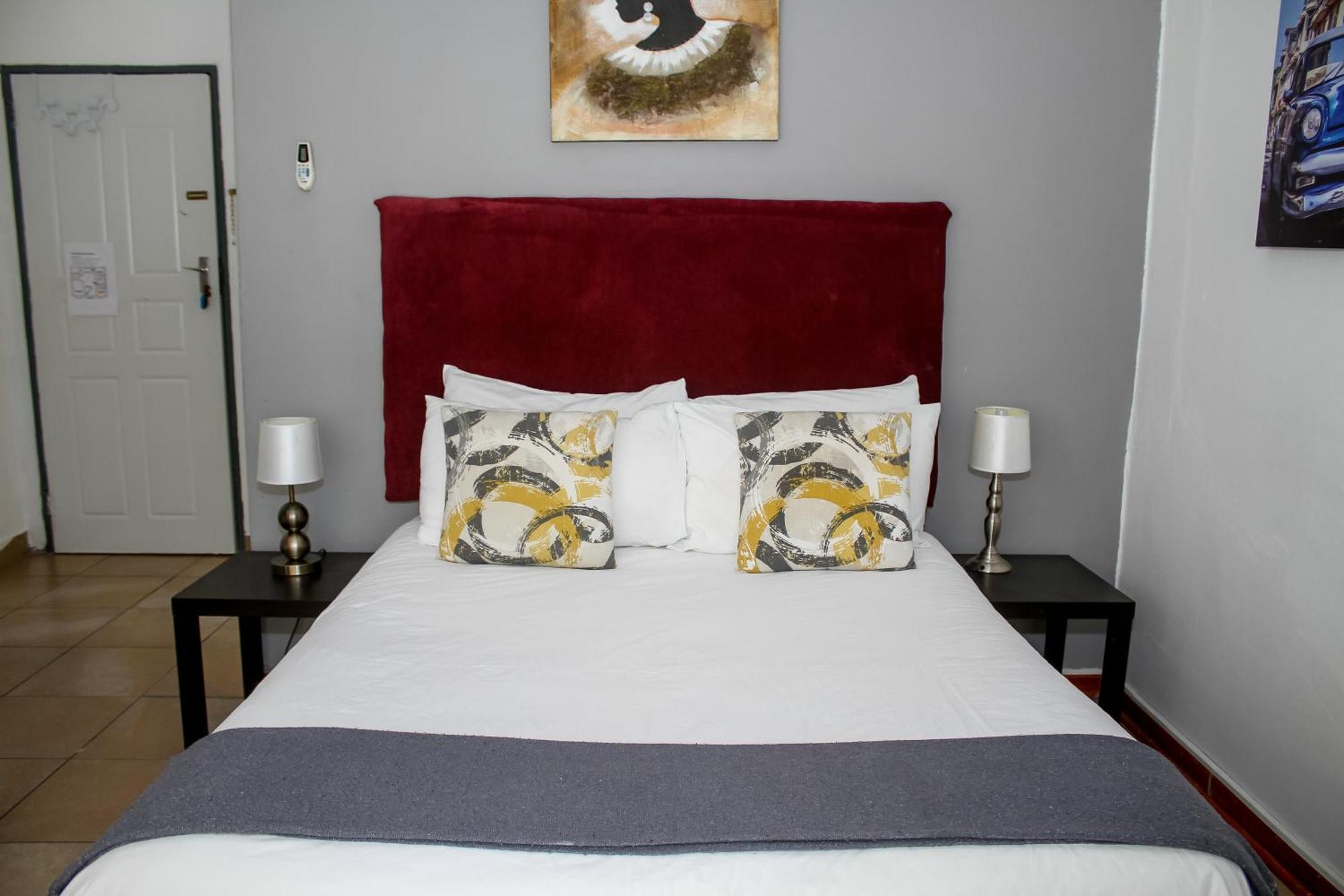 Thamalakane Guest House Маун Номер фото